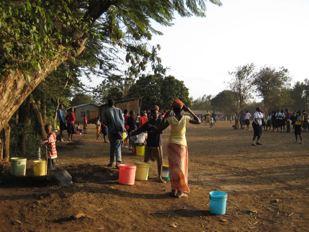 Children collecting water in Tanzania
